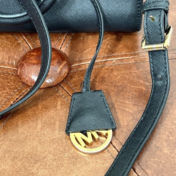 MICHAEL KORS Small Dillon Convertible Crossbody Satchel Black 30H4GAIM1L - Picture 2 of 16